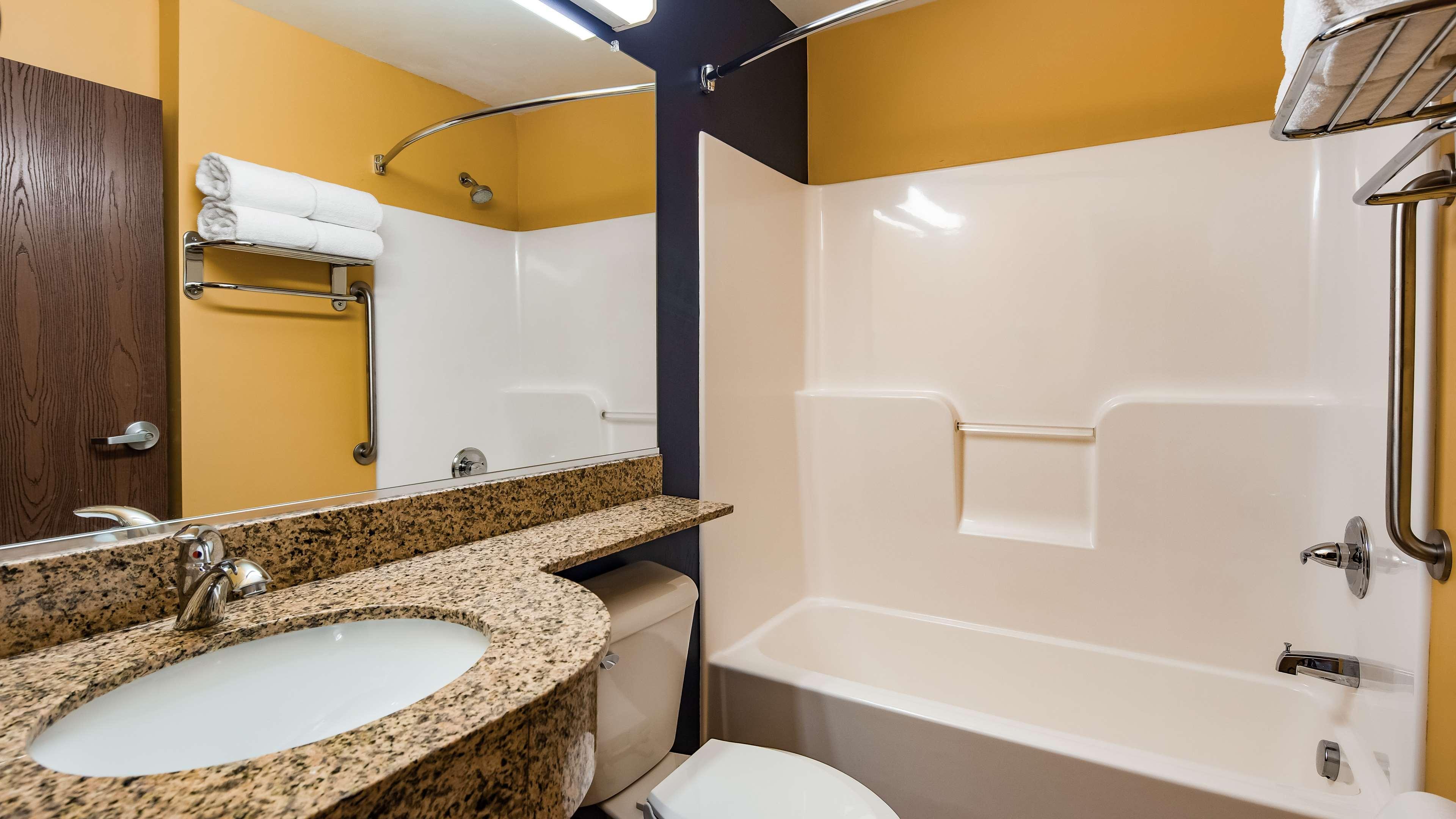 Surestay Plus Hotel By Best Western Keyser Экстерьер фото