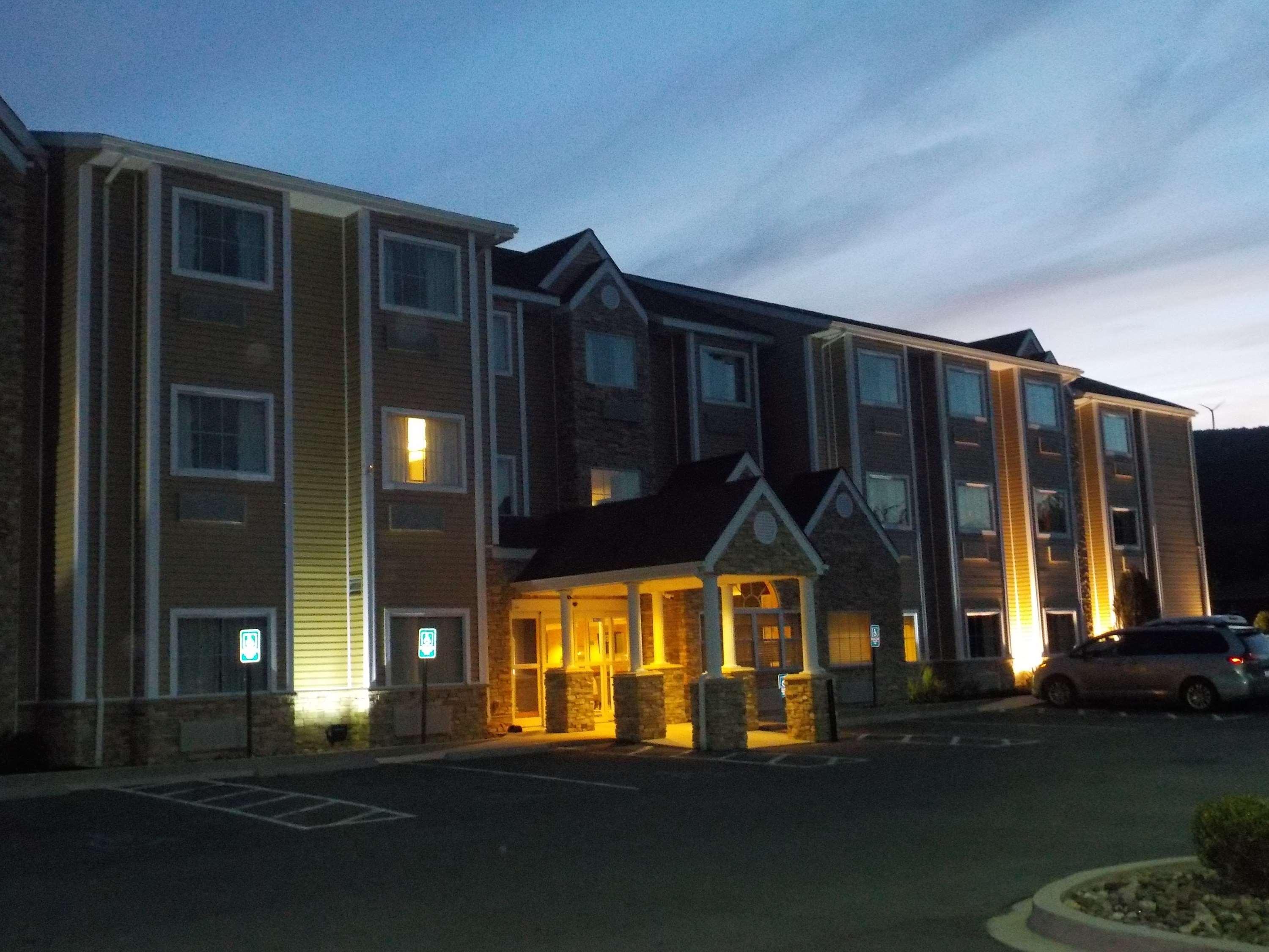 Surestay Plus Hotel By Best Western Keyser Экстерьер фото